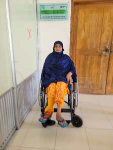 With a spinal cord injury, for 20 years Shoburna's husband carried her everywhere. A wheelchair and rehab changed all that. 